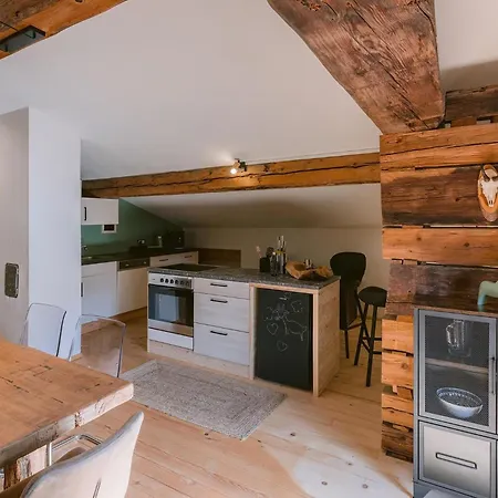 Nicos Daheim Apartment